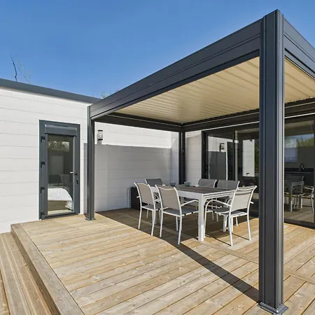 Neuf Pour 6 Avec Piscine Chauffee A L'annee